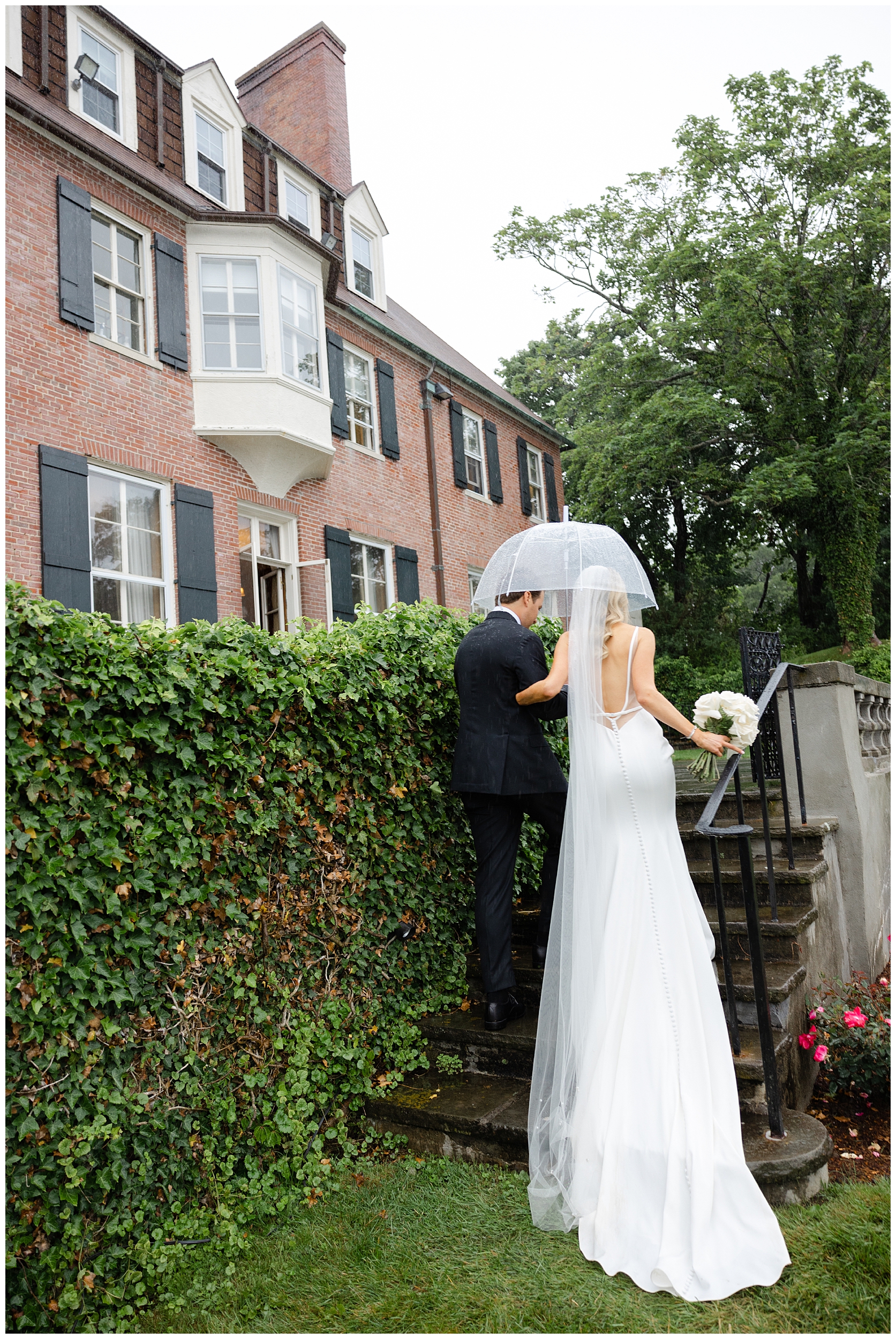 Misselwood outdoor rainy wedding 