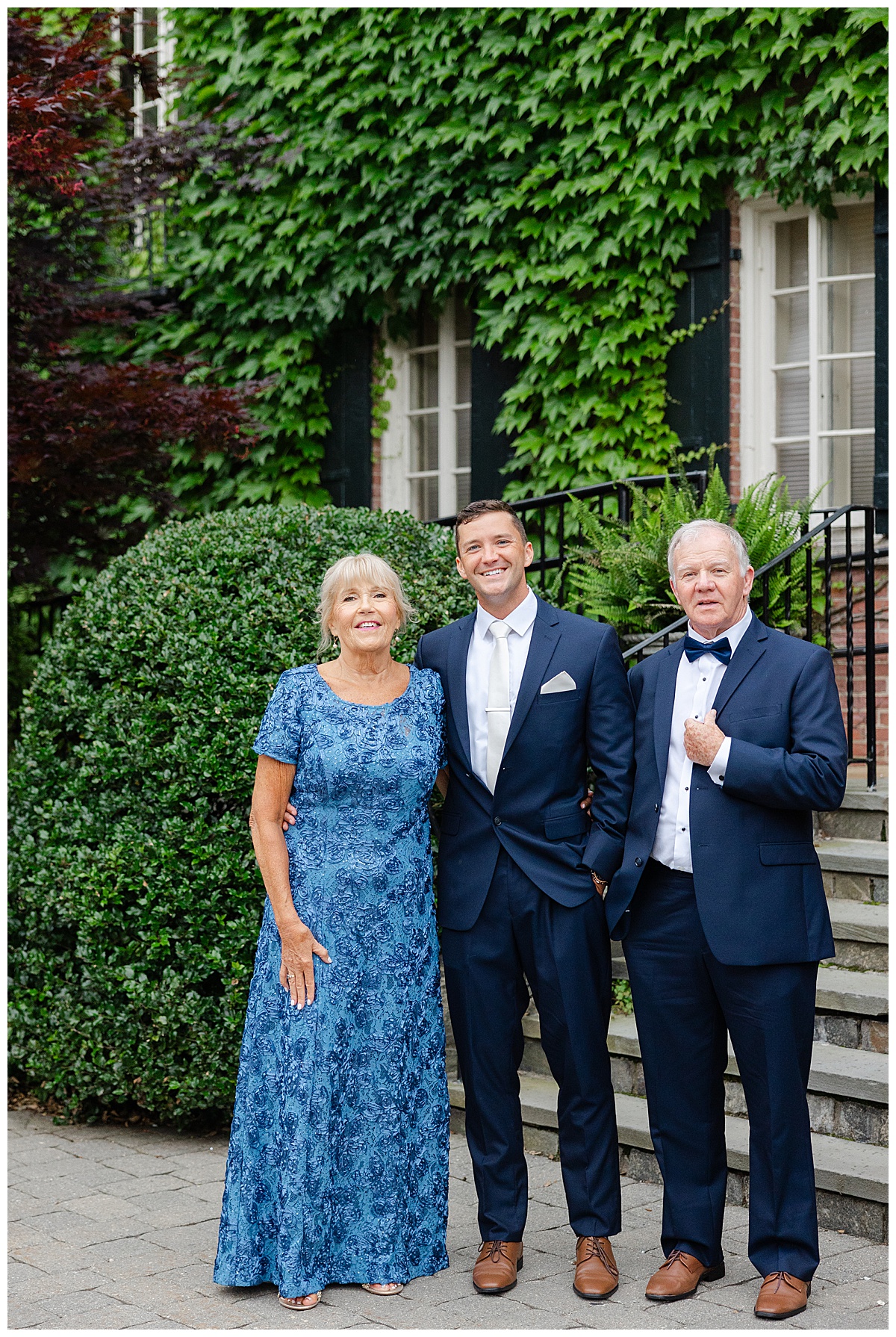 Groom with parents at Misselwood 